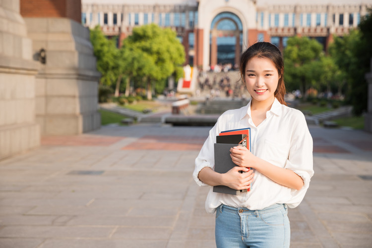 四川城市大学杨琴_四川大学锦城学院杨可